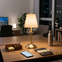 Lampe de bureau rétro dorée avec abat-jour plissé