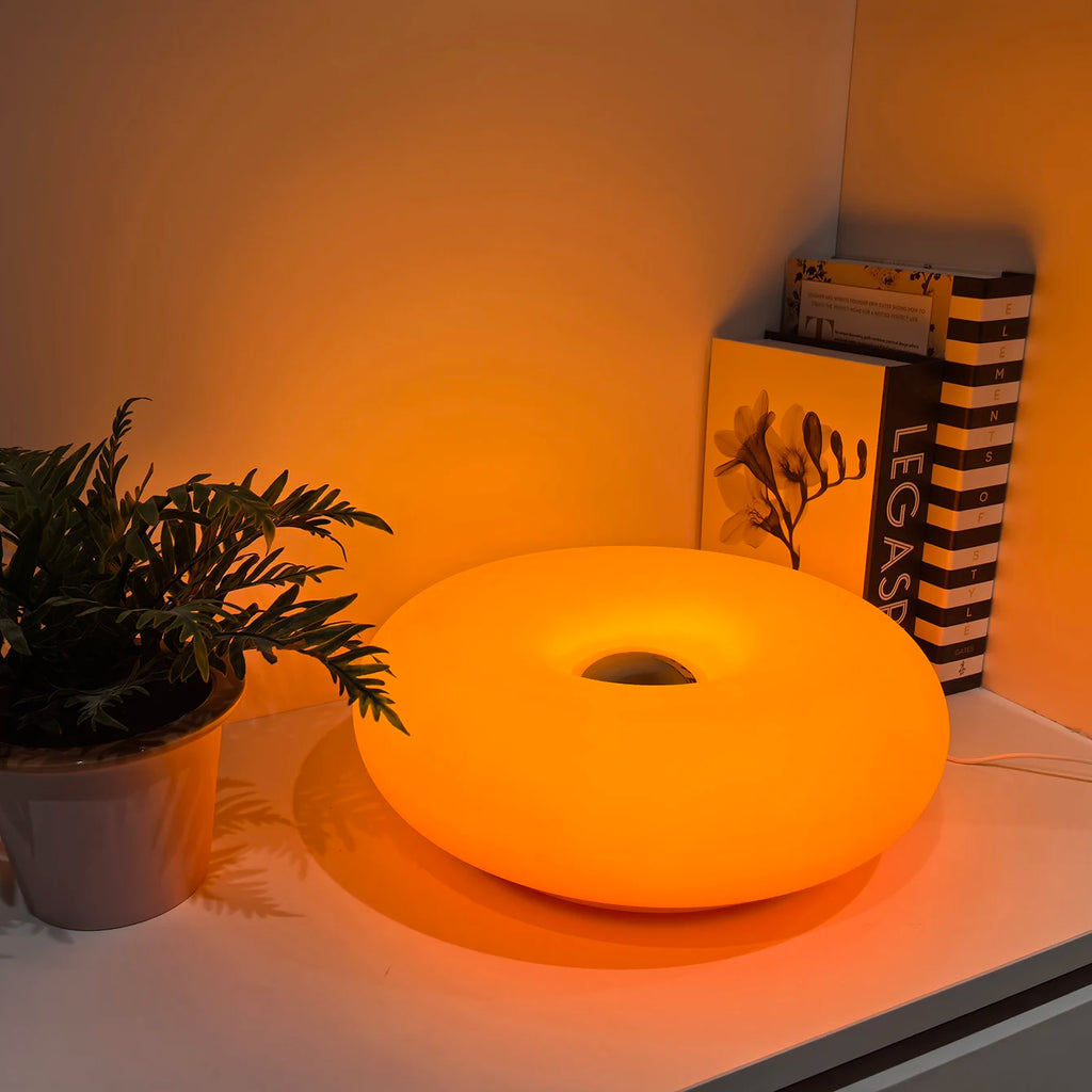 Lampe de bureau LED ronde au design minimaliste