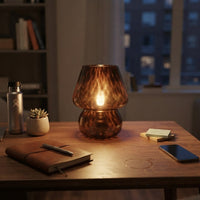 Lampe de bureau en verre ambré au design rétro