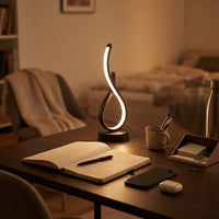 Lampe de bureau LED design torsadé moderne