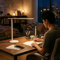 Lampe de bureau LED moderne élégante
