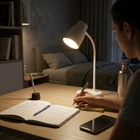 Lampe de bureau blanche design élégant