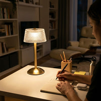 Lampe de bureau dorée moderne